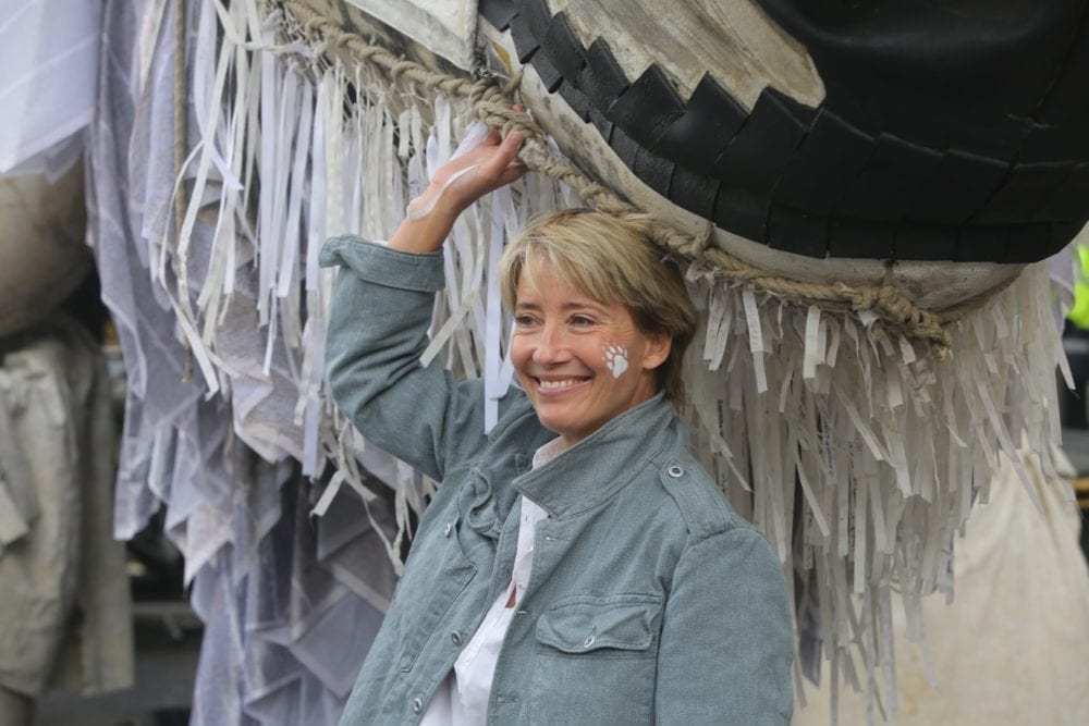Emma Thompson joins Greenpeace UK Executive Director John Sauven to deliver a celebratory speech outside Shells London head offices the day after the Anglo-Dutch oil major announced it was pulling out of Arctic oil drilling. After speaking to the crowds, Emma helps volunteer puppeteers move Aurora, the double decker bus sized polar bear, from in front of Shells front door where she has been standing for the past month in protest at Shells Arctic oil drilling. Now Shell has announced its Arctic exit, the bear will be transported to Paris where the nations of the world will soon gather to negotiate a deal on climate change. Picture from MyGreenPod Sustainable News