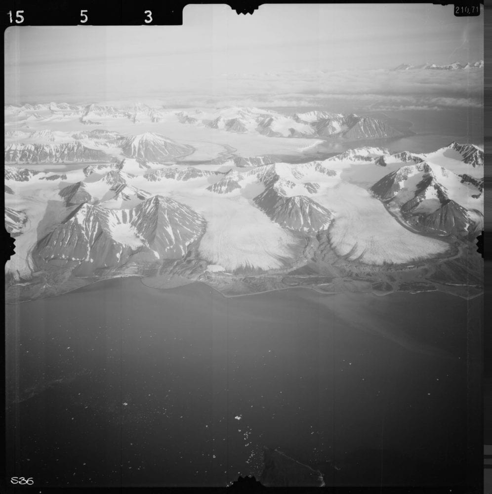 Old photos used to monitor Arctic ice
