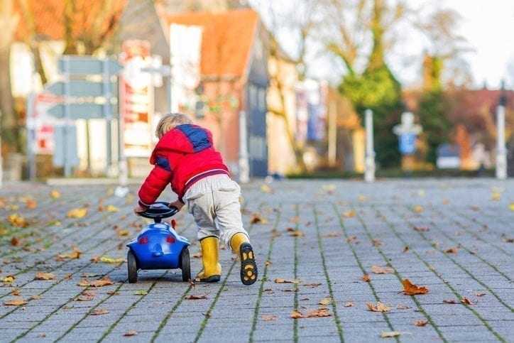 Toddlers exposed to illegal air