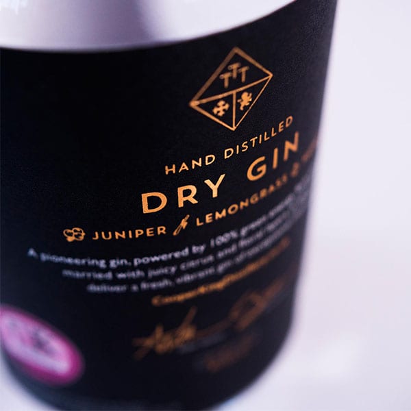 Untitled-1_0002_small-cooper-king-dry-gin-back-close Cooper-King-Distillery_Dry-Gin-Detail 1