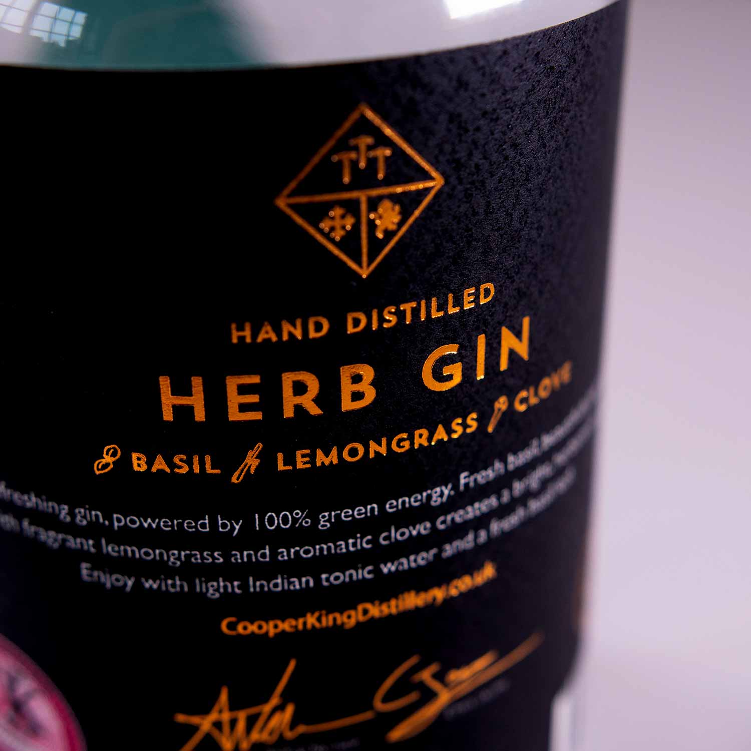 small-cooper-king-herb-gin-back-close Cooper King Distillery Herb Gin Image 4
