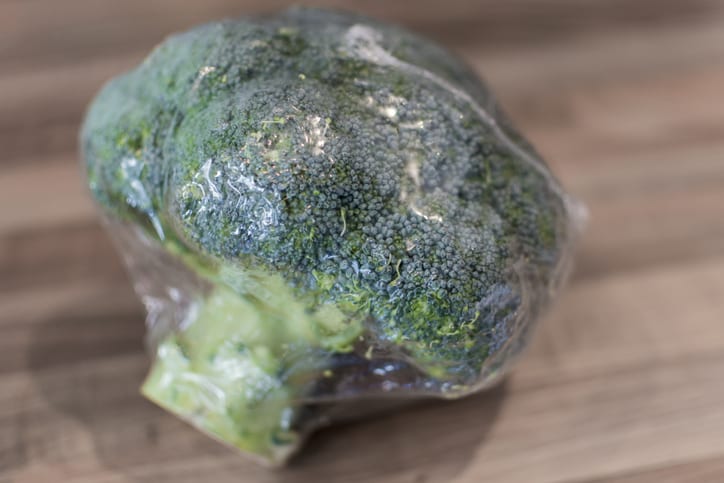 Recycling plastic packaging