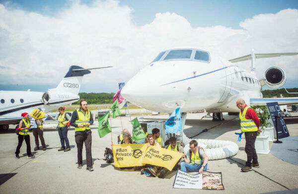 Action against private jets at EBACE in Geneva